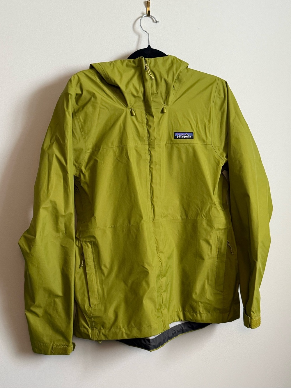 Patagonia Women S Torrentshell 3L Waterproof Rain Jacket Lime Green Hooded H2No